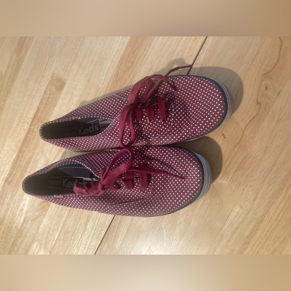 4/$25 Womens Keds red with polka dots in size 8. In Great condition